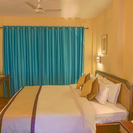 Landmark Hotels Guwahati Luaran gambar