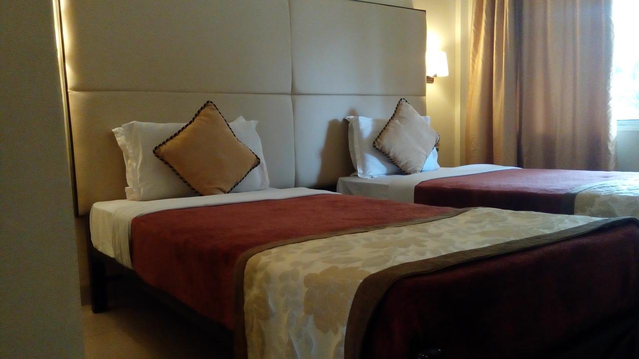 Landmark Hotels Guwahati Luaran gambar