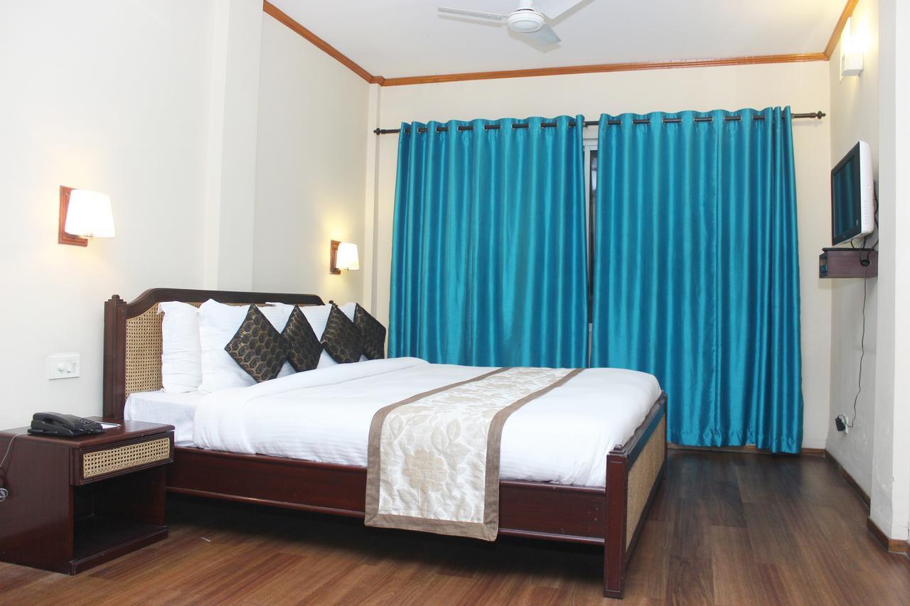Landmark Hotels Guwahati Luaran gambar