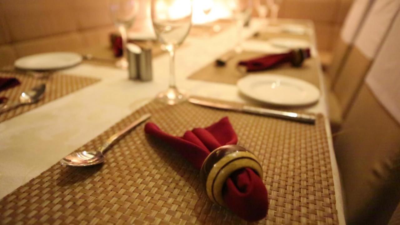 Landmark Hotels Guwahati Luaran gambar