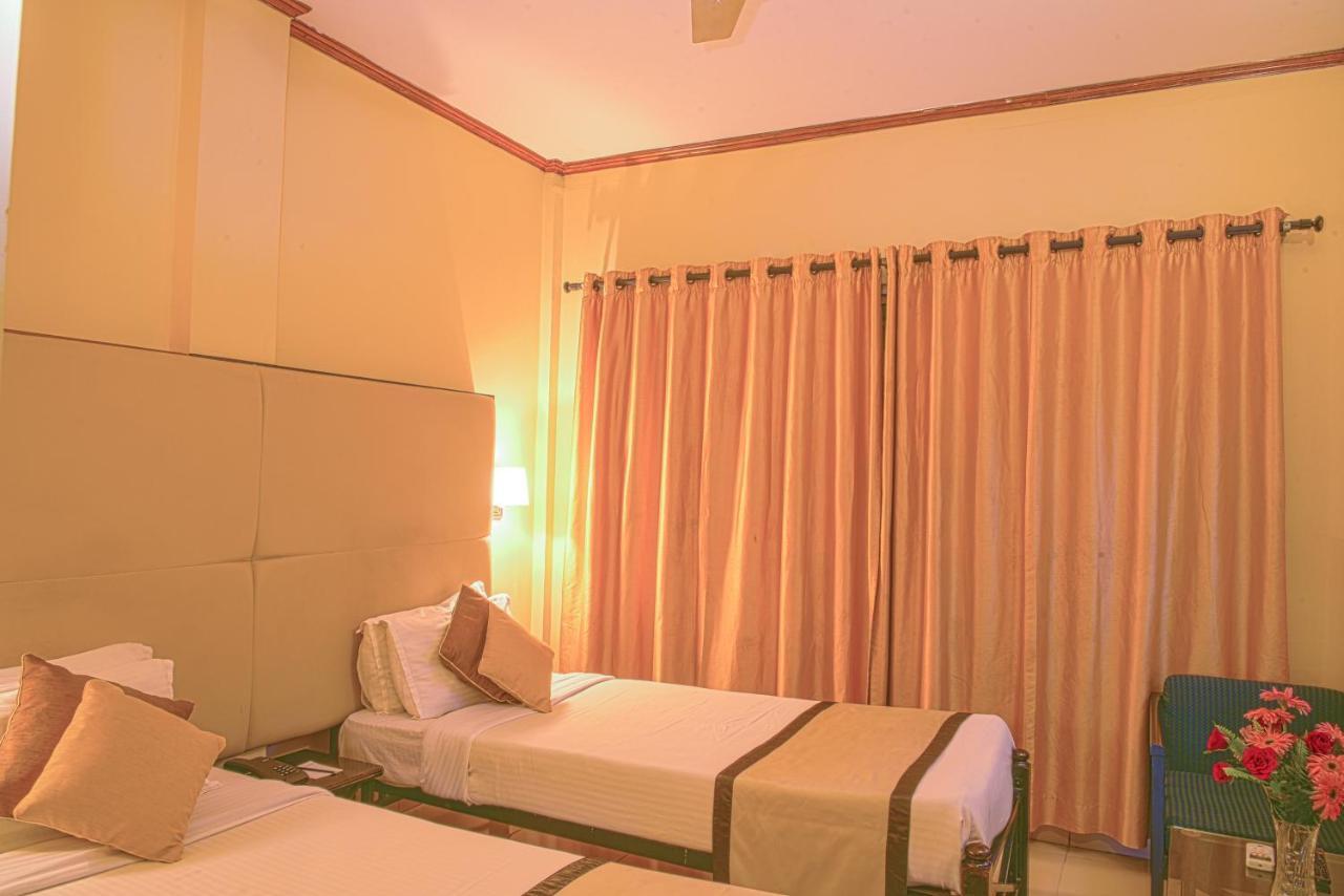 Landmark Hotels Guwahati Luaran gambar